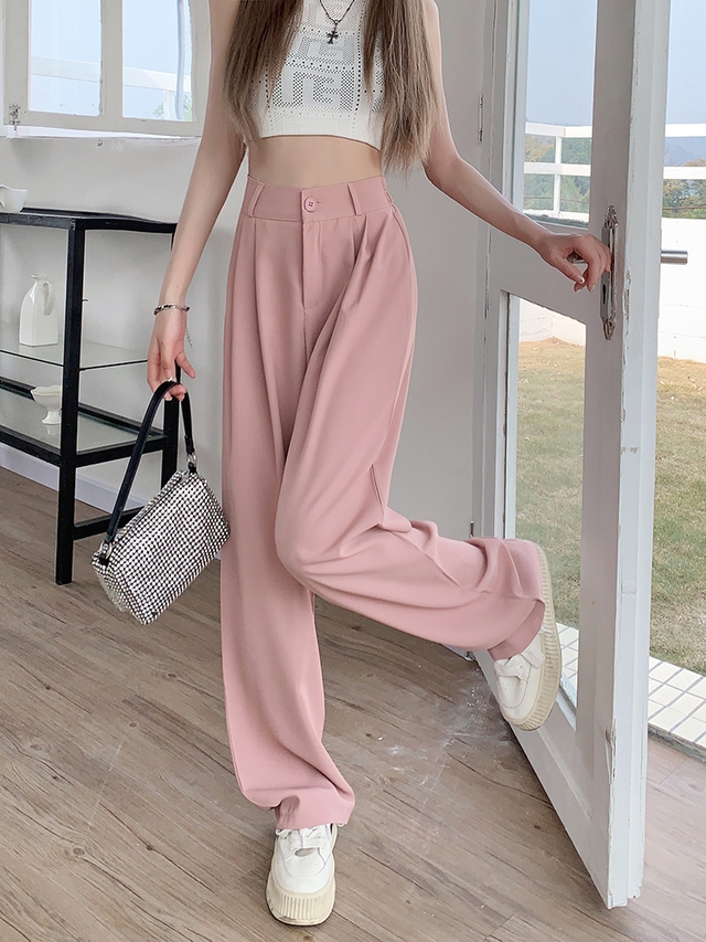 Mê váy áo tông hồng, nàng blogger Hàn có 1001 chiêu diện đẹp