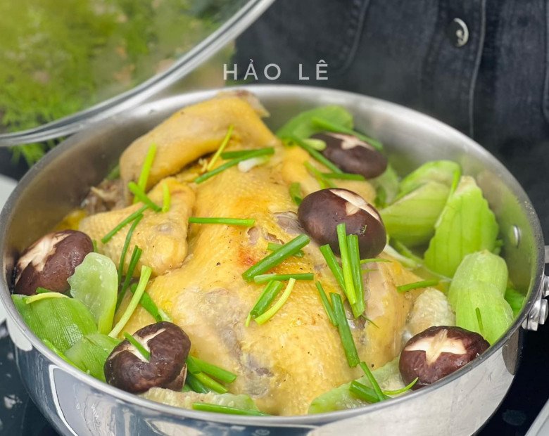 Học mẹ đảm Sài Gòn làm gà hấp mướp đơn giản nhưng ngon và lạ miệng cho cuối tuần quá hợp