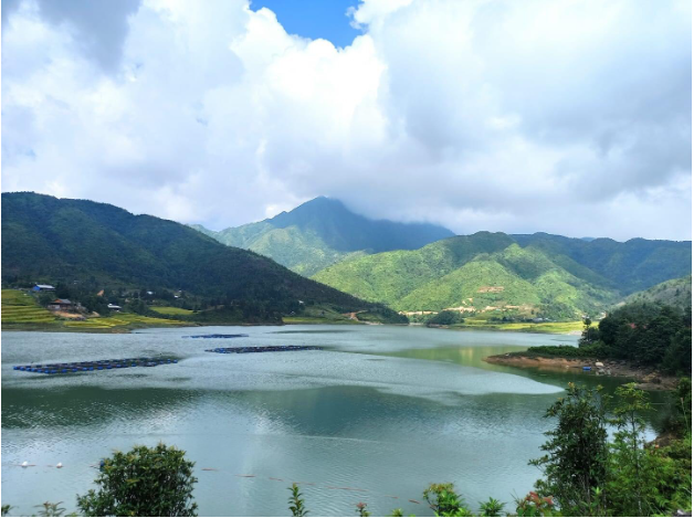 Hồ nước cao nhất Việt Nam: Cảnh đẹp như châu Âu, đường đến chỉ 12km khó ngang 'lên trời'- Ảnh 4.