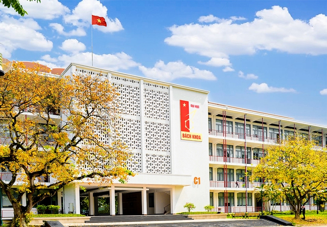 Toàn cảnh điểm chuẩn đại học năm 2024: Nhóm sư phạm lên ngôi, các ngành thuộc tổ hợp C00 tăng 