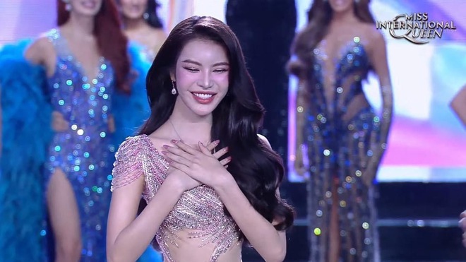 Tường San xoay váy đẹp chấn động tại chung kết Miss International Queen!- Ảnh 7.