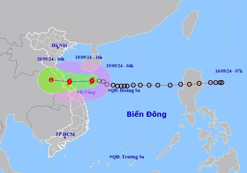 Bão số 4 giật cấp 10 lao nhanh vào đất liền, chiều nay đổ bộ từ Quảng Trị đến Quảng Nam