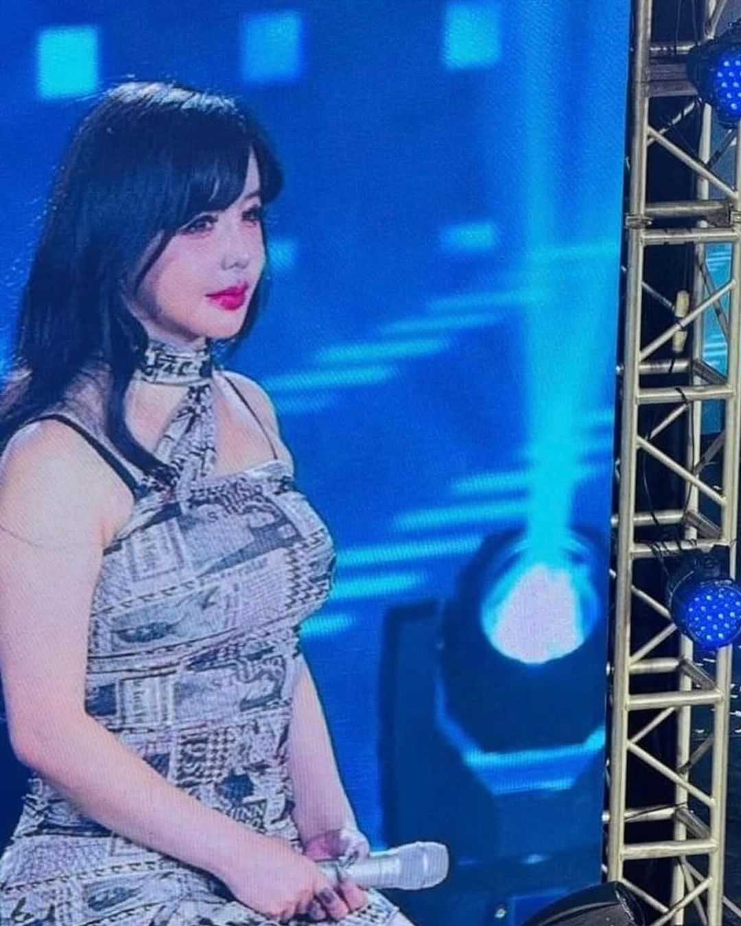 Park Bom kết hôn với Lee Min Ho?