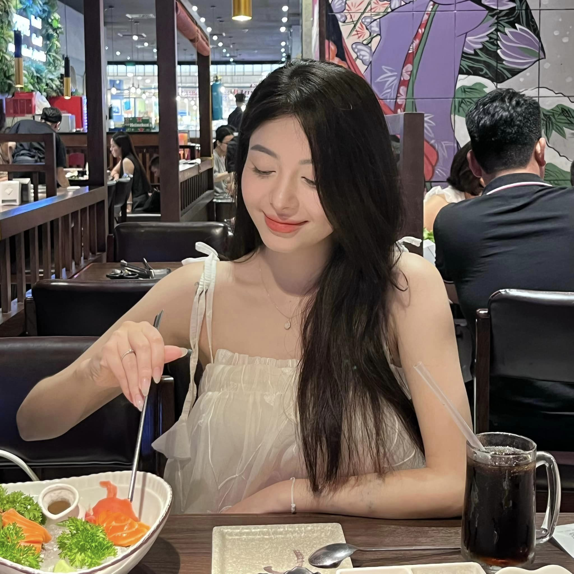 Bỏ nghề streamer vì lương 7 triệu đồng/tháng, hot streamer xinh đẹp giờ ra sao?