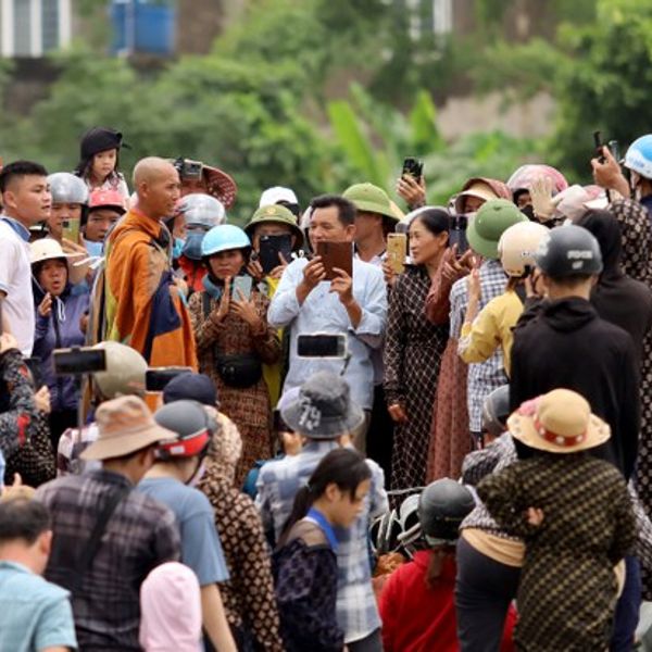 Nguồn cơn khiến ông Thích Minh Tuệ tạm ngưng việc đi khất thực