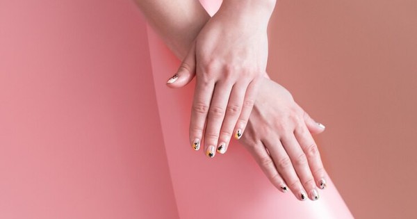 Sang nhà tôi chơi, chị dâu thốt 4 từ mà tôi vứt luôn cây chổi lau nhà, bỏ đi làm bộ nail 800 nghìn và cái kết