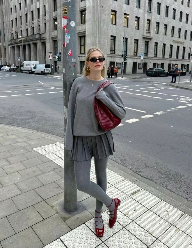 Hot nhất mùa đông năm nay chính là 1 item vừa lạ vừa quen: Ai chưa mua chắc chắn Hot nhất mùa đông năm nay chính là 1 item vừa lạ vừa quen: Ai chưa mua chắc chắn