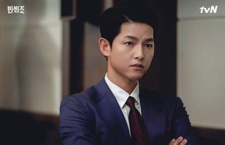 Song Joong Ki gây ngán ngẩm khi hở tí lại lôi vợ con ra PR phim mới