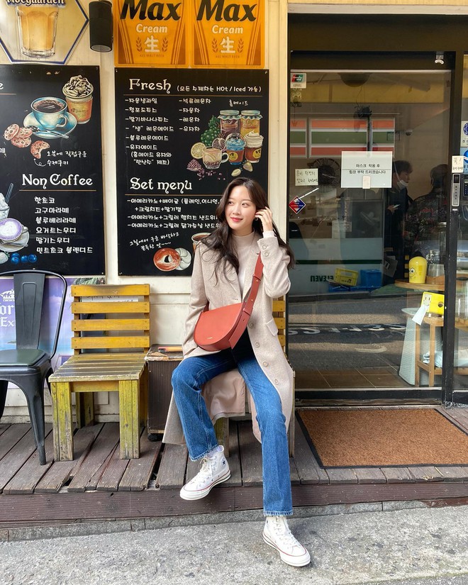 Nữ chính phim "True Beauty" chính là sách mẫu thời trang mùa xuân cho những ai thích sự đơn giản- Ảnh 9. Nữ chính phim "True Beauty" chính là sách mẫu thời trang mùa xuân cho những ai thích sự đơn giản- Ảnh 9.