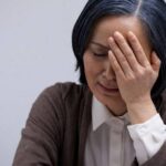 Chứng kiến con gái từ học sinh giỏi bỗng tụt hạng thảm hại, mẹ bất lực than trời: "Tôi thực sự không biết phải làm sao!”