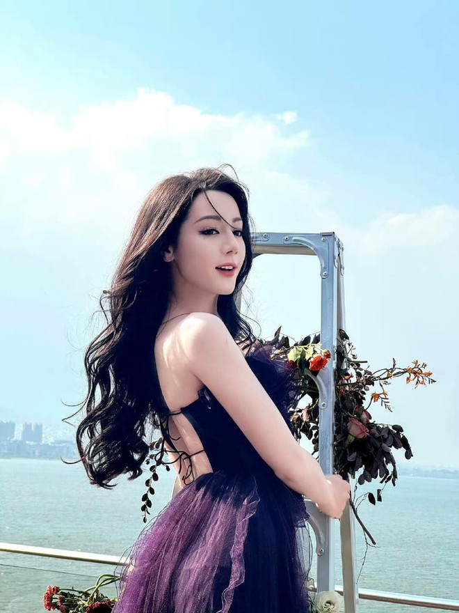 Công chúa Địch Lệ Nhiệt Ba giá đáo đêm tiệc Dior, 1 mỹ nhân cũng không hề kém cạnh- Ảnh 2. Công chúa Địch Lệ Nhiệt Ba giá đáo đêm tiệc Dior, 1 mỹ nhân cũng không hề kém cạnh- Ảnh 2.