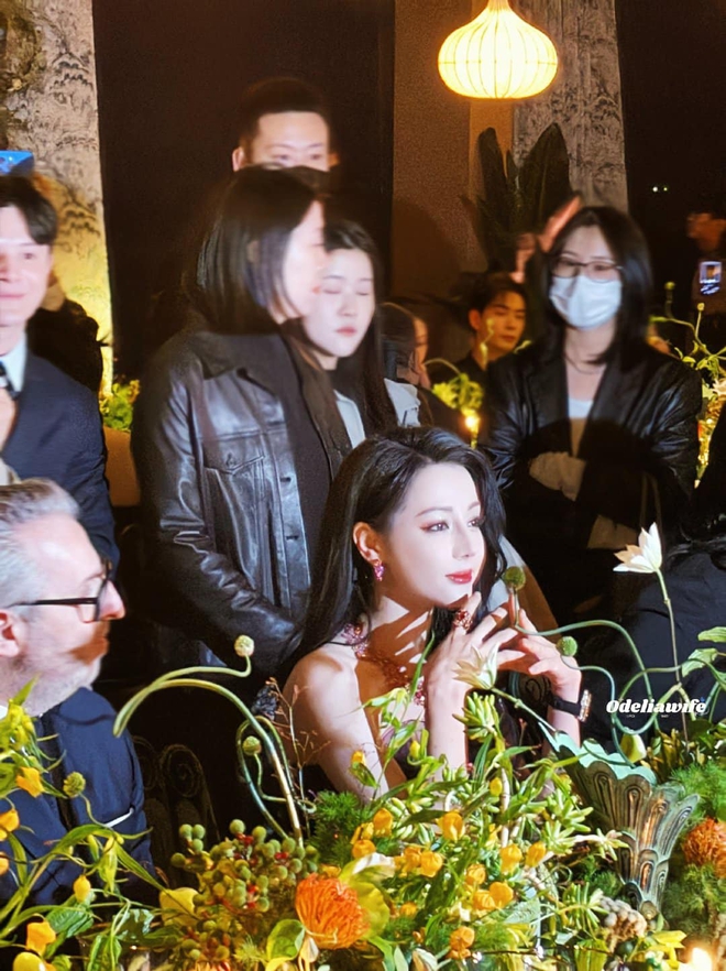 Công chúa Địch Lệ Nhiệt Ba giá đáo đêm tiệc Dior, 1 mỹ nhân cũng không hề kém cạnh- Ảnh 5. Công chúa Địch Lệ Nhiệt Ba giá đáo đêm tiệc Dior, 1 mỹ nhân cũng không hề kém cạnh- Ảnh 5.