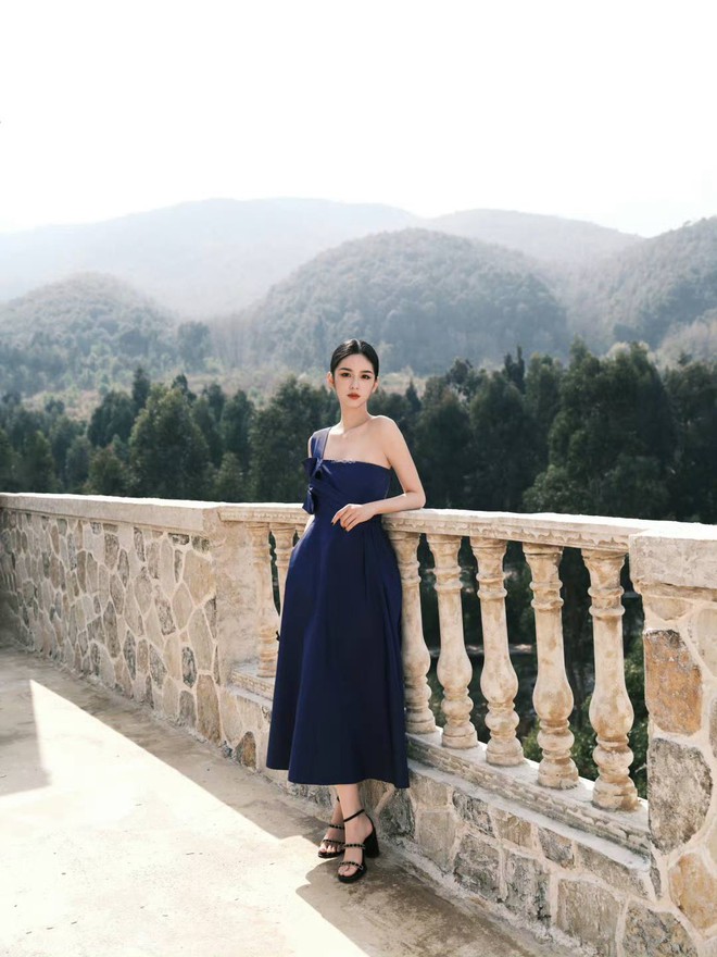 Công chúa Địch Lệ Nhiệt Ba giá đáo đêm tiệc Dior, 1 mỹ nhân cũng không hề kém cạnh- Ảnh 7. Công chúa Địch Lệ Nhiệt Ba giá đáo đêm tiệc Dior, 1 mỹ nhân cũng không hề kém cạnh- Ảnh 7.