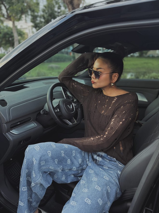 Đã tìm ra 3 mỹ nhân Việt mặc quần jeans đẹp nhất mùa xuân năm nay- Ảnh 5. Đã tìm ra 3 mỹ nhân Việt mặc quần jeans đẹp nhất mùa xuân năm nay- Ảnh 5.