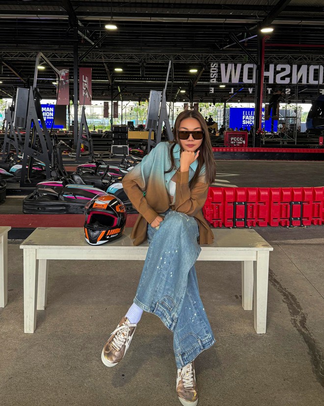 Đã tìm ra 3 mỹ nhân Việt mặc quần jeans đẹp nhất mùa xuân năm nay- Ảnh 8. Đã tìm ra 3 mỹ nhân Việt mặc quần jeans đẹp nhất mùa xuân năm nay- Ảnh 8.