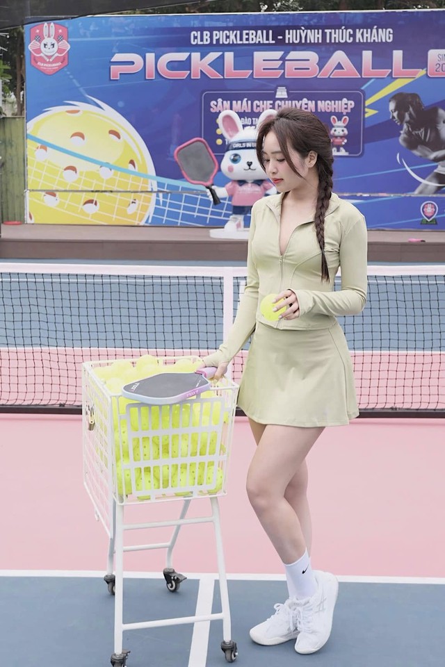 Gái xinh pickleball khiến dân tình xao xuyến, "info" mới gây ngỡ ngàng- Ảnh 3. Gái xinh pickleball khiến dân tình xao xuyến, "info" mới gây ngỡ ngàng- Ảnh 3.