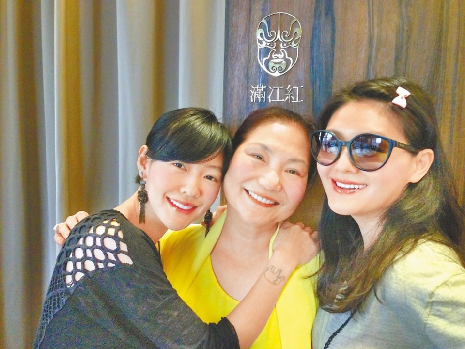 Gia đình Từ Hy Viên xáo xào vì drama, con nhập viện cấp cứu, chồng ngày nào cũng khóc Gia đình Từ Hy Viên xáo xào vì drama, con nhập viện cấp cứu, chồng ngày nào cũng khóc