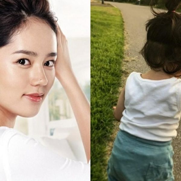 Han Ga In bị ngó lơ ở nơi công cộng, khiến ái nữ thuộc Top 1% trẻ em thông minh nhất Hàn Quốc có phản ứng không ngờ