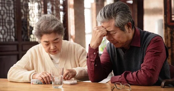 Một người đàn ông hỏi DeepSeek: Tôi phải làm gì khi về già mà không có lương hưu? Câu trả lời cho thấy trí tuệ nhân tạo thực sự thông minh hơn chúng ta tưởng!