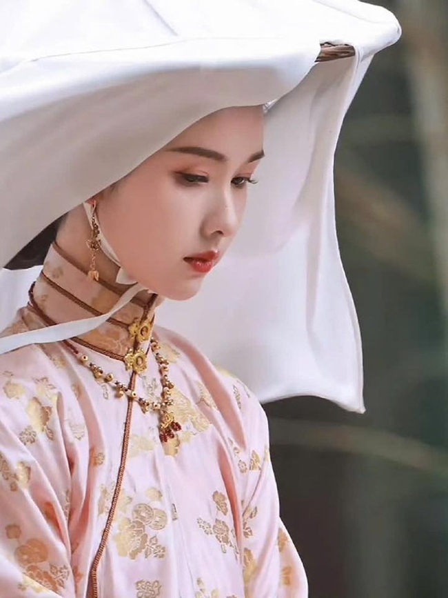 Mỹ nhân Trung Quốc đẹp "tuyệt đối điện ảnh" làm rung động lòng người: Đã đẹp còn diễn tốt, phim cổ trang mới gây sốt MXH - Ảnh 6. Mỹ nhân Trung Quốc đẹp "tuyệt đối điện ảnh" làm rung động lòng người: Đã đẹp còn diễn tốt, phim cổ trang mới gây sốt MXH - Ảnh 6.