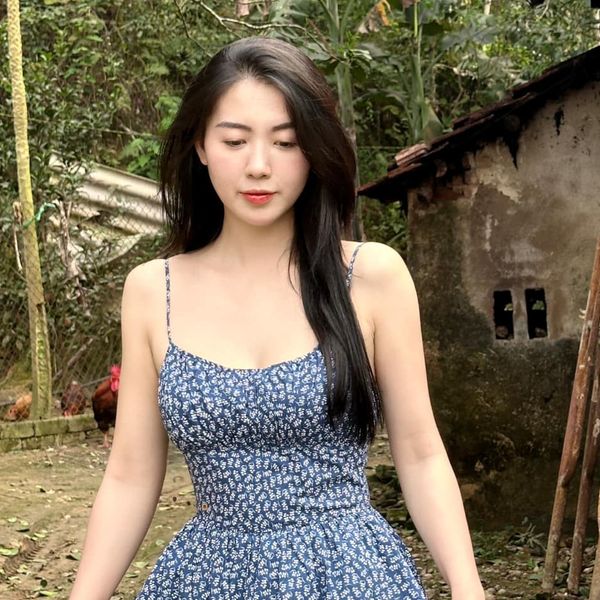 Ngắm loạt ảnh đời thường làm người xem "xốn xang" của hot girl bánh tráng