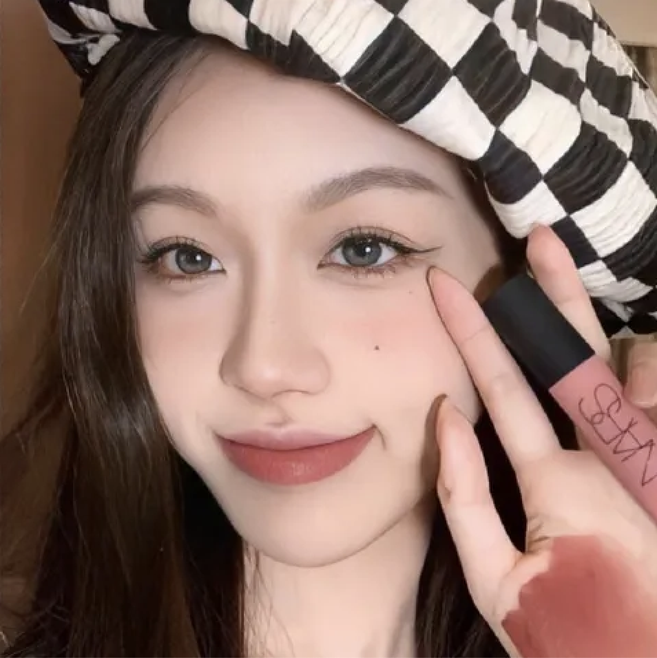 Từng là "tượng đài" trong làng makeup, Make Up For Ever giờ đâu mất rồi? Từng là "tượng đài" trong làng makeup, Make Up For Ever giờ đâu mất rồi?