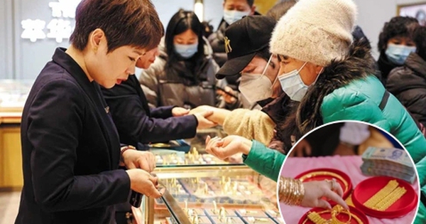 Mẹ chồng hí hửng khoe mới bán 3 cây vàng chốt lời 150 triệu so với lúc mua, con dâu giận sôi máu khi biết nguồn gốc số vàng