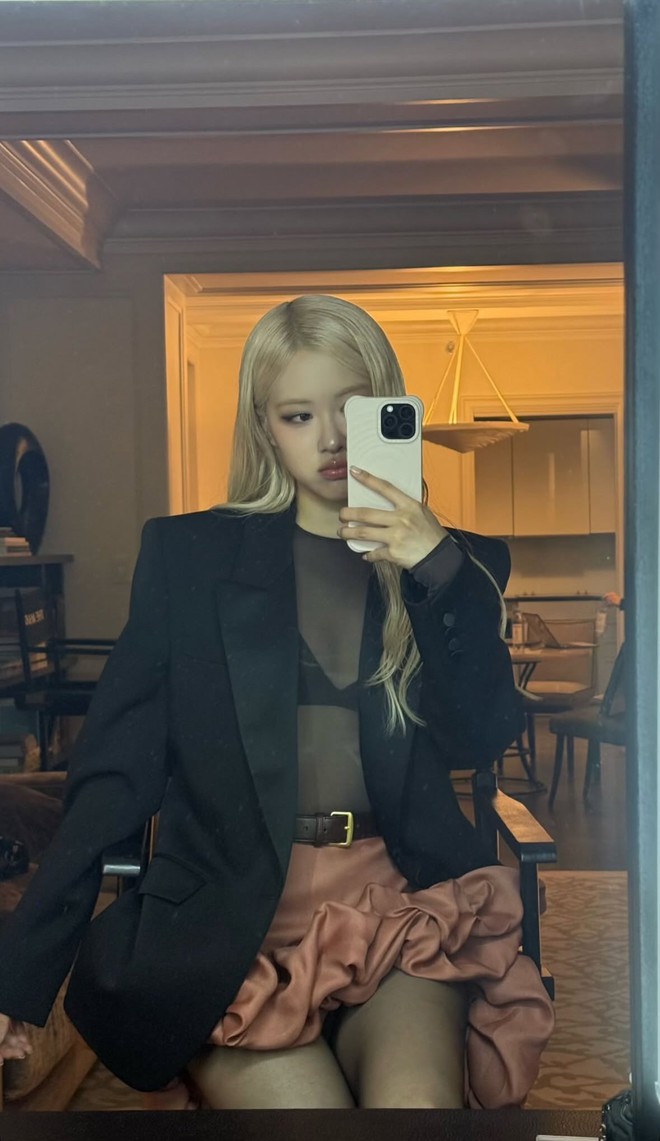 Jennie và Rosé thay đồ "xinh chiến", Lisa kín như bưng tới after party Met Gala- Ảnh 6. Jennie và Rosé thay đồ "xinh chiến", Lisa kín như bưng tới after party Met Gala- Ảnh 6.