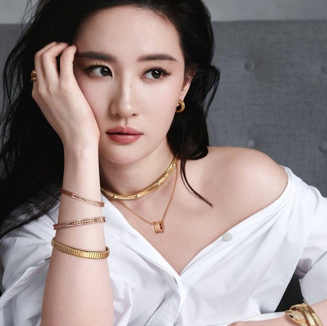 "Thần tiên tỷ tỷ" Lưu Diệc Phi hay bị soi đủ thứ, riêng có điểm này lại không chê vào đâu được- Ảnh 6. "Thần tiên tỷ tỷ" Lưu Diệc Phi hay bị soi đủ thứ, riêng có điểm này lại không chê vào đâu được- Ảnh 6.