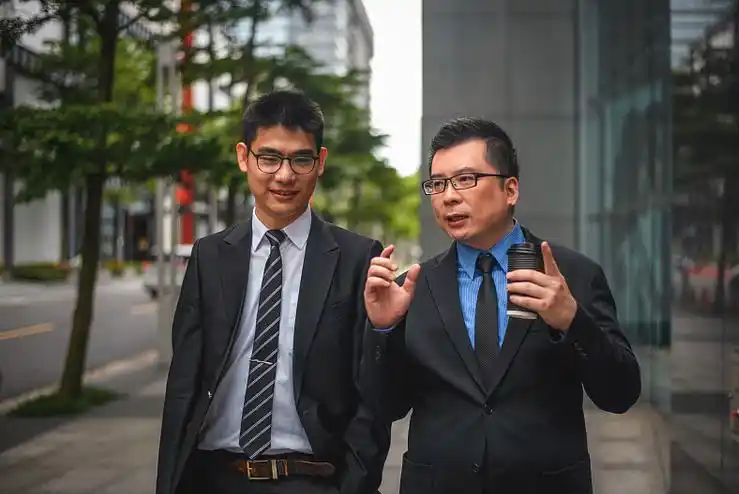 Văn phòng đang yên ắng thì vợ sếp đùng đùng lao vào với xấp giấy sao kê ngân hàng trên tay, chuyện xảy ra sau đó khiến tôi e sợ- Ảnh 1. Văn phòng đang yên ắng thì vợ sếp đùng đùng lao vào với xấp giấy sao kê ngân hàng trên tay, chuyện xảy ra sau đó khiến tôi e sợ- Ảnh 1.